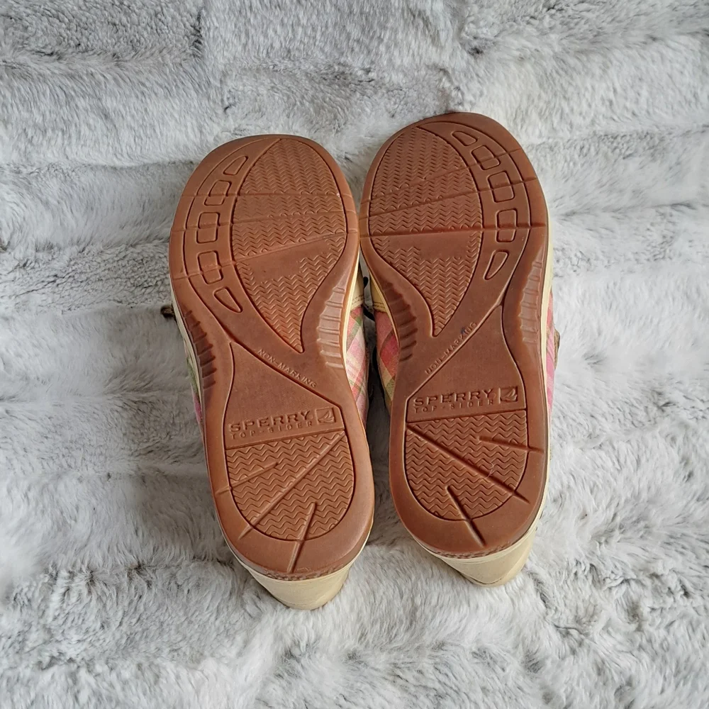 Sperry top-sider boat slip on cream pink  shoes. Size 8.